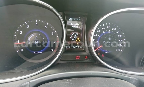 Sayi Na hannu Toyota Corolla Blue Mota in Yaounde a Babban Kamaru Sayi Na hannu Toyota Corolla Blue Mota in Yaounde a Babban Kamaru