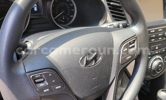 Acheter Occasion Voiture Hyundai Santa Fe Noir à Yaoundé, Central Cameroon Acheter Occasion Voiture Hyundai Santa Fe Noir à Yaoundé, Central Cameroon