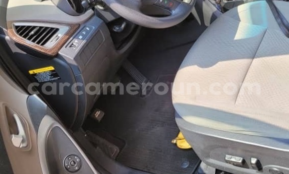 Acheter Occasion Voiture Hyundai Santa Fe Noir à Yaoundé, Central Cameroon Acheter Occasion Voiture Hyundai Santa Fe Noir à Yaoundé, Central Cameroon