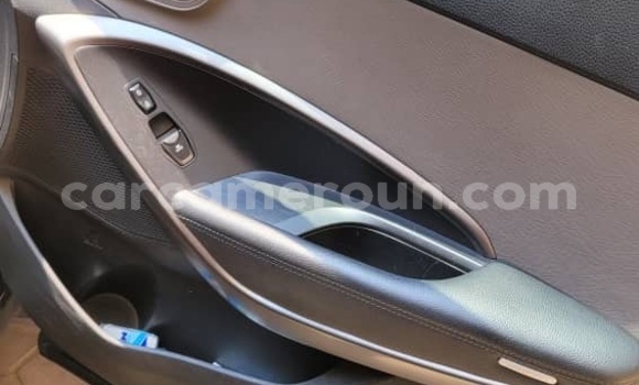 Acheter Occasion Voiture Hyundai Santa Fe Noir à Yaoundé, Central Cameroon Acheter Occasion Voiture Hyundai Santa Fe Noir à Yaoundé, Central Cameroon