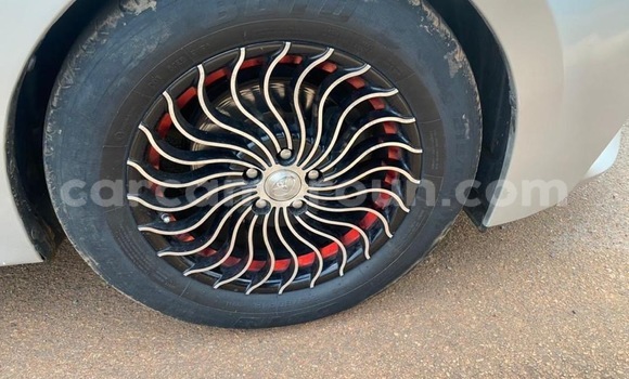 Acheter Occasion Voiture Toyota Corolla Gris à Yaoundé, Central Cameroon Acheter Occasion Voiture Toyota Corolla Gris à Yaoundé, Central Cameroon