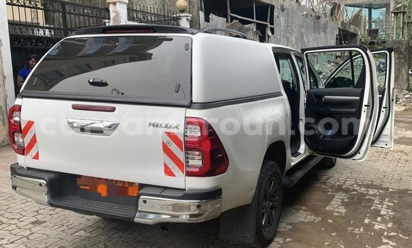 Buy Used Toyota Hilux White Car in Douala in Littoral Cameroon Buy Used Toyota Hilux White Car in Douala in Littoral Cameroon