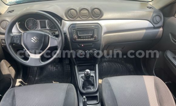 Sayi Na hannu Suzuki Vitara Blue Mota in Douala a Ƙasar Kamaru Sayi Na hannu Suzuki Vitara Blue Mota in Douala a Ƙasar Kamaru