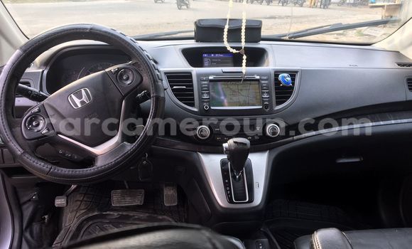 Sayi Na hannu Honda CR–V Azurfa Mota in Douala a Ƙasar Kamaru Sayi Na hannu Honda CR–V Azurfa Mota in Douala a Ƙasar Kamaru