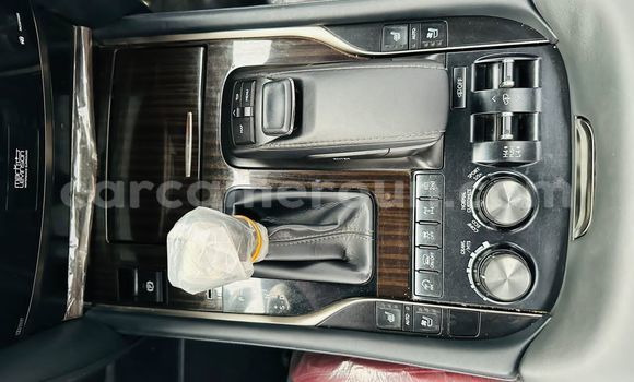 Sayi Na hannu Lexus LX 570 White Mota in Yaounde a Babban Kamaru Sayi Na hannu Lexus LX 570 White Mota in Yaounde a Babban Kamaru