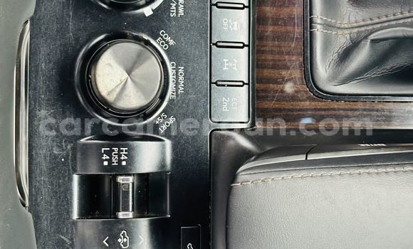 Sayi Na hannu Lexus LX 570 White Mota in Yaounde a Babban Kamaru Sayi Na hannu Lexus LX 570 White Mota in Yaounde a Babban Kamaru