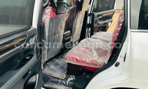Sayi Na hannu Lexus LX 570 White Mota in Yaounde a Babban Kamaru Sayi Na hannu Lexus LX 570 White Mota in Yaounde a Babban Kamaru