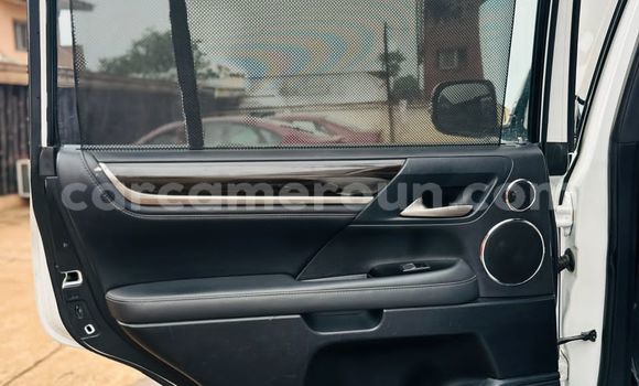 Sayi Na hannu Lexus LX 570 White Mota in Yaounde a Babban Kamaru Sayi Na hannu Lexus LX 570 White Mota in Yaounde a Babban Kamaru