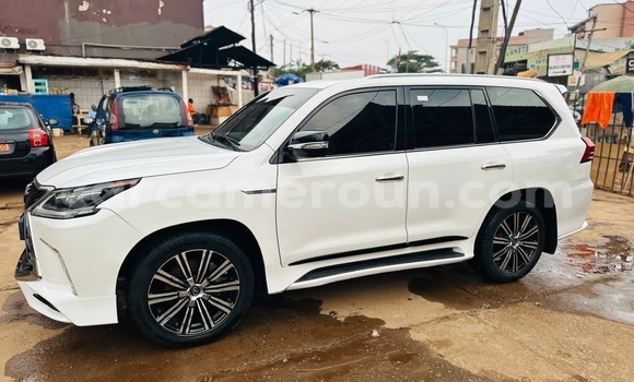 Sayi Na hannu Lexus LX 570 White Mota in Yaounde a Babban Kamaru Sayi Na hannu Lexus LX 570 White Mota in Yaounde a Babban Kamaru