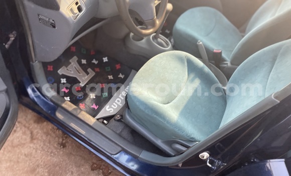 Acheter Occasion Voiture Toyota Yaris Bleu à Yaoundé, Central Cameroon Acheter Occasion Voiture Toyota Yaris Bleu à Yaoundé, Central Cameroon