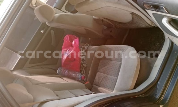 Sayi Na hannu Volkswagen Golf Blue Mota in Yaounde a Babban Kamaru Sayi Na hannu Volkswagen Golf Blue Mota in Yaounde a Babban Kamaru