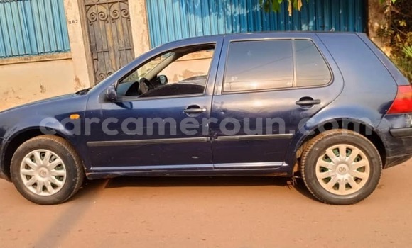 Sayi Na hannu Volkswagen Golf Blue Mota in Yaounde a Babban Kamaru Sayi Na hannu Volkswagen Golf Blue Mota in Yaounde a Babban Kamaru