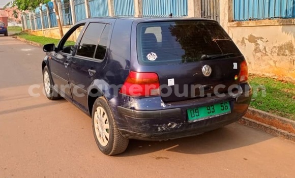 Sayi Na hannu Volkswagen Golf Blue Mota in Yaounde a Babban Kamaru Sayi Na hannu Volkswagen Golf Blue Mota in Yaounde a Babban Kamaru