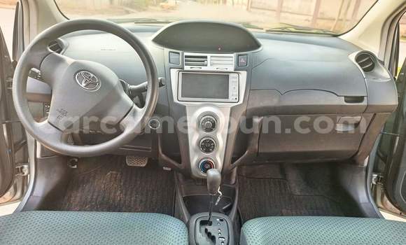 Acheter Occasion Voiture Toyota Yaris Gris à Yaoundé, Central Cameroon Acheter Occasion Voiture Toyota Yaris Gris à Yaoundé, Central Cameroon