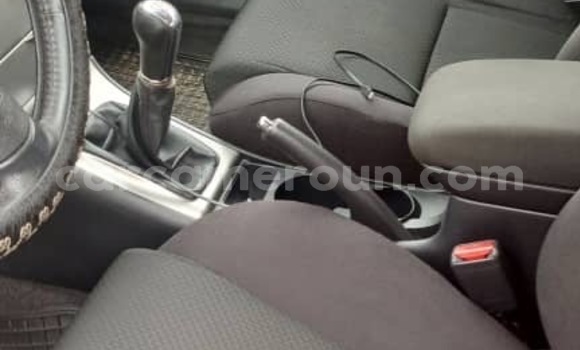 Sayi Sabo Toyota Corolla Red Mota in Douala a Ƙasar Kamaru Sayi Sabo Toyota Corolla Red Mota in Douala a Ƙasar Kamaru