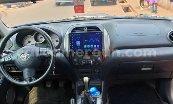 Acheter Occasion Voiture Toyota RAV4 Bleu à Yaoundé, Central Cameroon Acheter Occasion Voiture Toyota RAV4 Bleu à Yaoundé, Central Cameroon