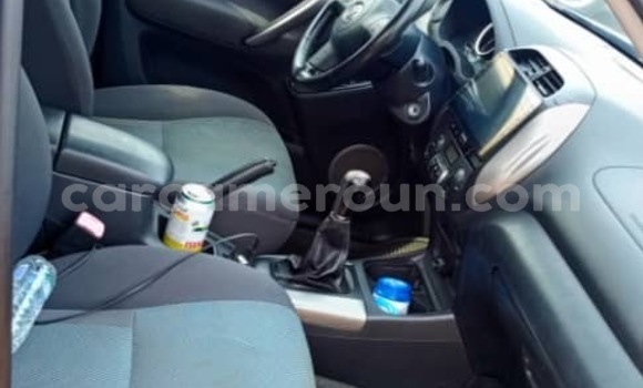 Acheter Occasion Voiture Toyota RAV4 Bleu à Yaoundé, Central Cameroon Acheter Occasion Voiture Toyota RAV4 Bleu à Yaoundé, Central Cameroon