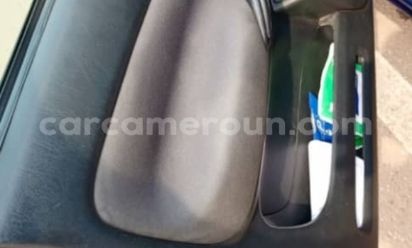 Acheter Occasion Voiture Toyota RAV4 Bleu à Yaoundé, Central Cameroon Acheter Occasion Voiture Toyota RAV4 Bleu à Yaoundé, Central Cameroon