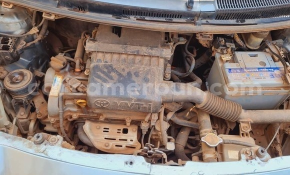 Sayi Na hannu Toyota Yaris Azurfa Mota in Yaounde a Babban Kamaru Sayi Na hannu Toyota Yaris Azurfa Mota in Yaounde a Babban Kamaru