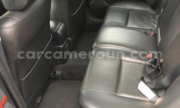 Sayi Na hannu Toyota Avensis Azurfa Mota in Yaounde a Babban Kamaru Sayi Na hannu Toyota Avensis Azurfa Mota in Yaounde a Babban Kamaru