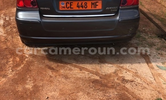 Sayi Na hannu Toyota Avensis Azurfa Mota in Yaounde a Babban Kamaru Sayi Na hannu Toyota Avensis Azurfa Mota in Yaounde a Babban Kamaru