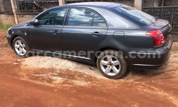 Sayi Na hannu Toyota Avensis Azurfa Mota in Yaounde a Babban Kamaru Sayi Na hannu Toyota Avensis Azurfa Mota in Yaounde a Babban Kamaru