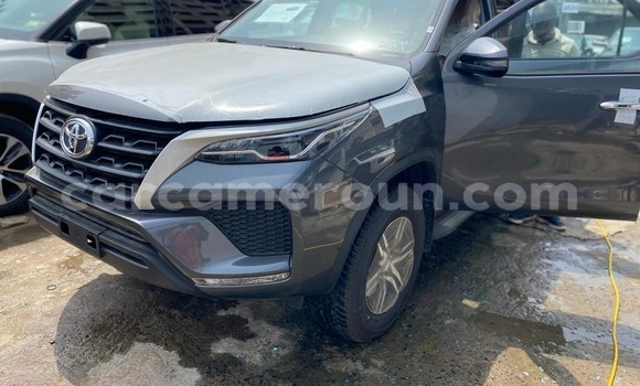 Acheter Neuf Voiture Toyota Fortuner Beige à Douala, Littoral Cameroon