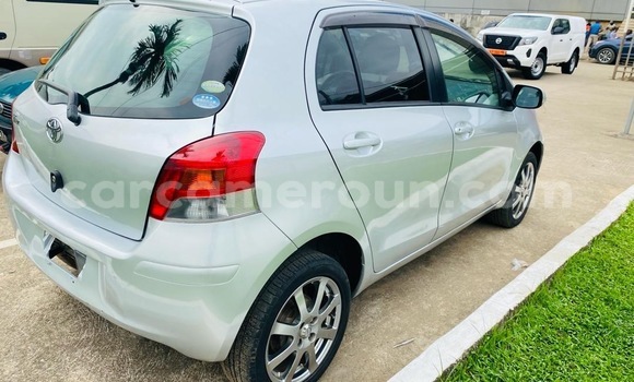 Acheter Neuf Voiture Toyota Yaris Gris à Douala, Littoral Cameroon Acheter Neuf Voiture Toyota Yaris Gris à Douala, Littoral Cameroon
