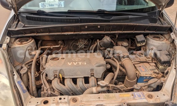 Sayi Na hannu Toyota Yaris Verso Azurfa Mota in Yaounde a Babban Kamaru Sayi Na hannu Toyota Yaris Verso Azurfa Mota in Yaounde a Babban Kamaru