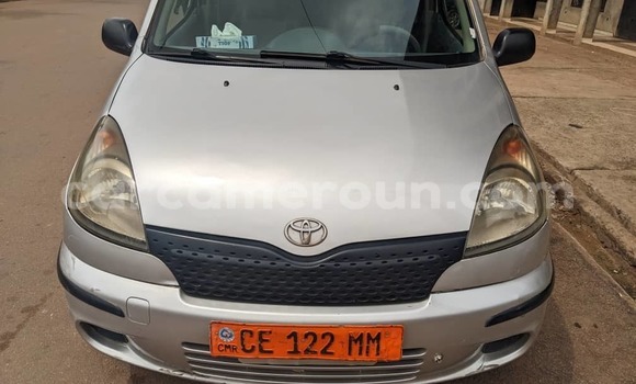 Sayi Na hannu Toyota Yaris Verso Azurfa Mota in Yaounde a Babban Kamaru Sayi Na hannu Toyota Yaris Verso Azurfa Mota in Yaounde a Babban Kamaru