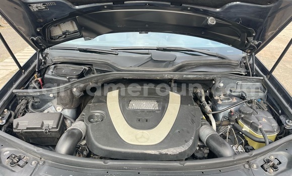 Buy New Mercedes‒Benz ML–Class Beige Car in Douala in Littoral Cameroon Buy New Mercedes‒Benz ML–Class Beige Car in Douala in Littoral Cameroon