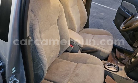 Acheter Occasion Voiture Toyota Yaris Gris à Yaoundé, Central Cameroon Acheter Occasion Voiture Toyota Yaris Gris à Yaoundé, Central Cameroon