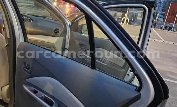 Acheter Occasion Voiture Toyota Yaris Gris à Yaoundé, Central Cameroon Acheter Occasion Voiture Toyota Yaris Gris à Yaoundé, Central Cameroon