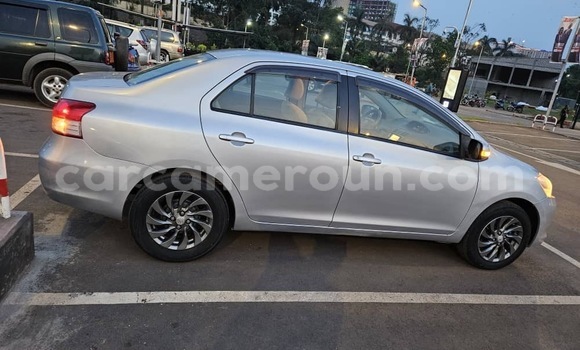 Acheter Occasion Voiture Toyota Yaris Gris à Yaoundé, Central Cameroon Acheter Occasion Voiture Toyota Yaris Gris à Yaoundé, Central Cameroon