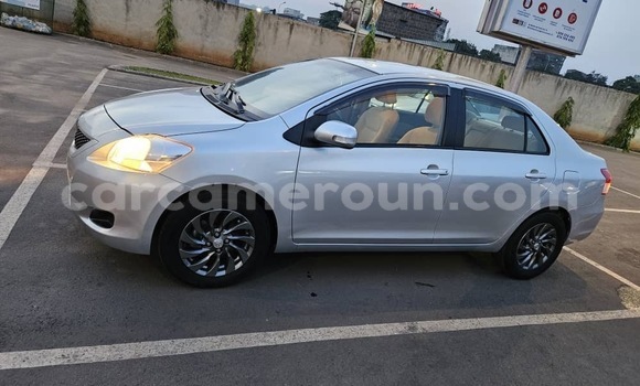 Acheter Occasion Voiture Toyota Yaris Gris à Yaoundé, Central Cameroon Acheter Occasion Voiture Toyota Yaris Gris à Yaoundé, Central Cameroon
