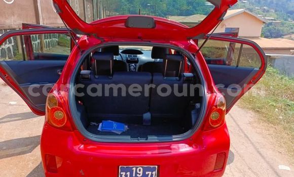 Sayi Na hannu Toyota Yaris Red Mota in Yaounde a Babban Kamaru Sayi Na hannu Toyota Yaris Red Mota in Yaounde a Babban Kamaru