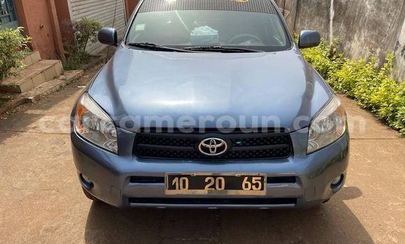 Sayi Na hannu Toyota RAV4 Blue Mota in Yaounde a Babban Kamaru