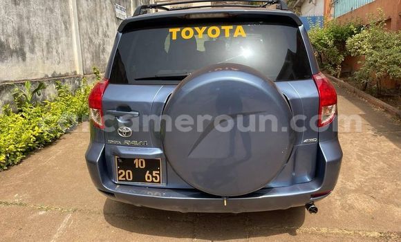 Sayi Na hannu Toyota RAV4 Blue Mota in Yaounde a Babban Kamaru Sayi Na hannu Toyota RAV4 Blue Mota in Yaounde a Babban Kamaru