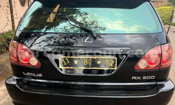 Sayi Na hannu Lexus RX 300 Black Mota in Yaounde a Babban Kamaru Sayi Na hannu Lexus RX 300 Black Mota in Yaounde a Babban Kamaru