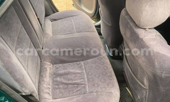 Sayi Na hannu Toyota Corolla Sauran Mota in Yaounde a Babban Kamaru Sayi Na hannu Toyota Corolla Sauran Mota in Yaounde a Babban Kamaru