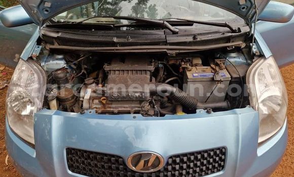 Sayi Na hannu Toyota Yaris Blue Mota in Yaounde a Babban Kamaru Sayi Na hannu Toyota Yaris Blue Mota in Yaounde a Babban Kamaru