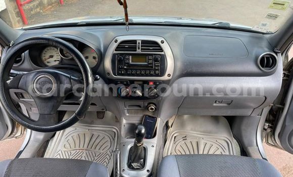 Sayi Na hannu Toyota RAV4 Sauran Mota in Yaounde a Babban Kamaru Sayi Na hannu Toyota RAV4 Sauran Mota in Yaounde a Babban Kamaru