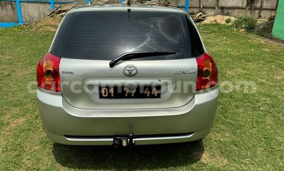 Sayi Na hannu Toyota Corolla M Mota in Yaounde a Babban Kamaru Sayi Na hannu Toyota Corolla M Mota in Yaounde a Babban Kamaru