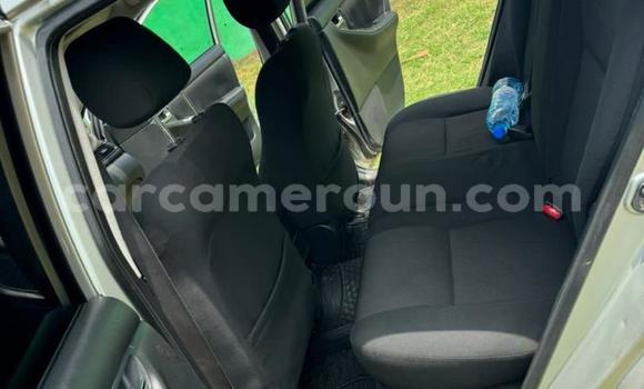 Sayi Na hannu Toyota Corolla M Mota in Yaounde a Babban Kamaru Sayi Na hannu Toyota Corolla M Mota in Yaounde a Babban Kamaru