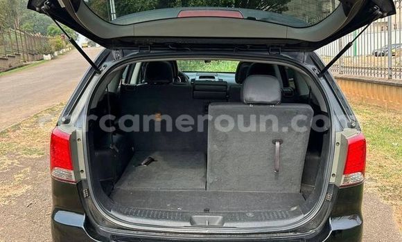 Sayi Na hannu Kia Sorento Black Mota in Douala a Ƙasar Kamaru Sayi Na hannu Kia Sorento Black Mota in Douala a Ƙasar Kamaru
