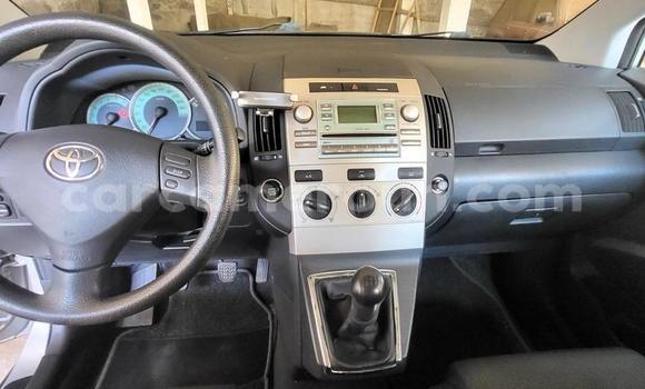 Acheter Occasion Voiture Toyota Corolla Verso Gris à Yaoundé, Central Cameroon Acheter Occasion Voiture Toyota Corolla Verso Gris à Yaoundé, Central Cameroon