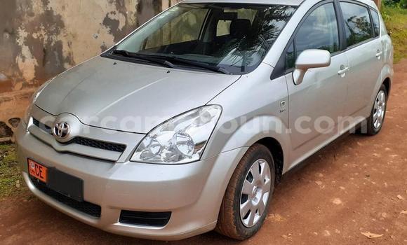 Acheter Occasion Voiture Toyota Corolla Verso Gris à Yaoundé, Central Cameroon Acheter Occasion Voiture Toyota Corolla Verso Gris à Yaoundé, Central Cameroon