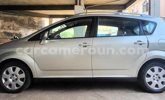 Acheter Occasion Voiture Toyota Corolla Verso Gris à Yaoundé, Central Cameroon Acheter Occasion Voiture Toyota Corolla Verso Gris à Yaoundé, Central Cameroon