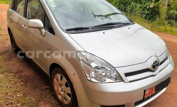 Acheter Occasion Voiture Toyota Corolla Verso Gris à Yaoundé, Central Cameroon Acheter Occasion Voiture Toyota Corolla Verso Gris à Yaoundé, Central Cameroon