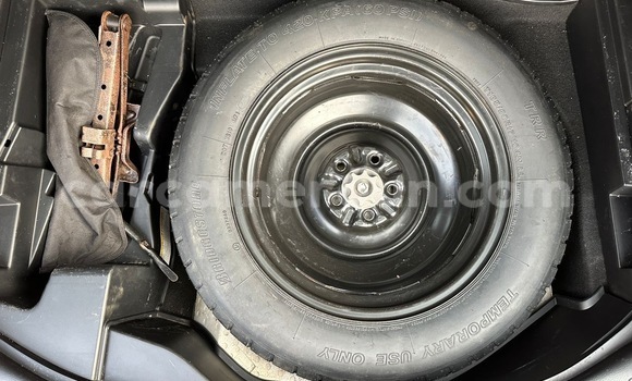 Sayi Na hannu Toyota RAV4 Sauran Mota in Yaounde a Babban Kamaru Sayi Na hannu Toyota RAV4 Sauran Mota in Yaounde a Babban Kamaru